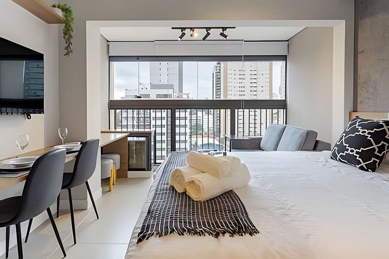 Apto com Cama Queen + Sofá Cama