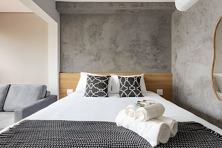 Apto com Cama Queen + Sofá Cama