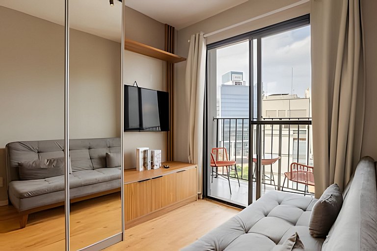 Apt Near Faria Lima Station