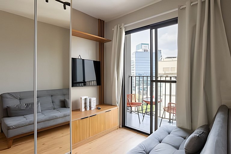 Apt Near Faria Lima Station