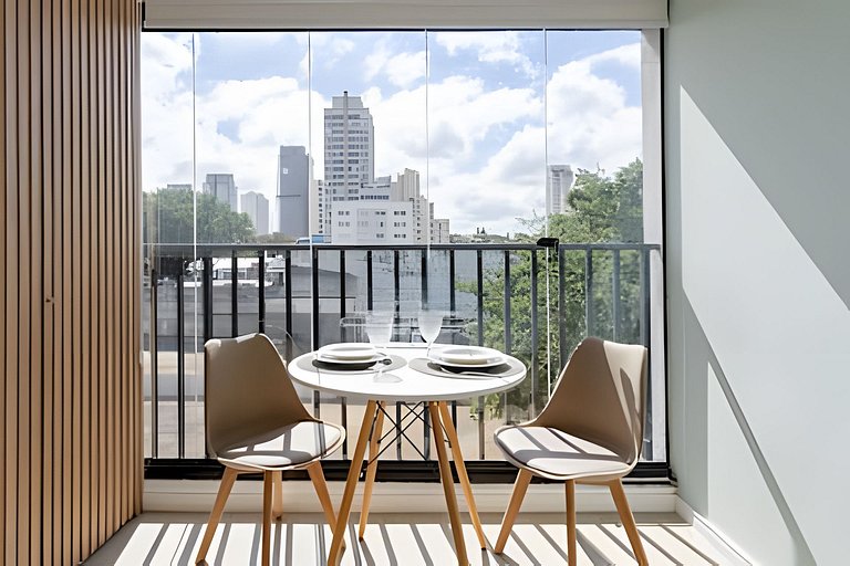 Studio Next to Adolfo Pinheiro Station