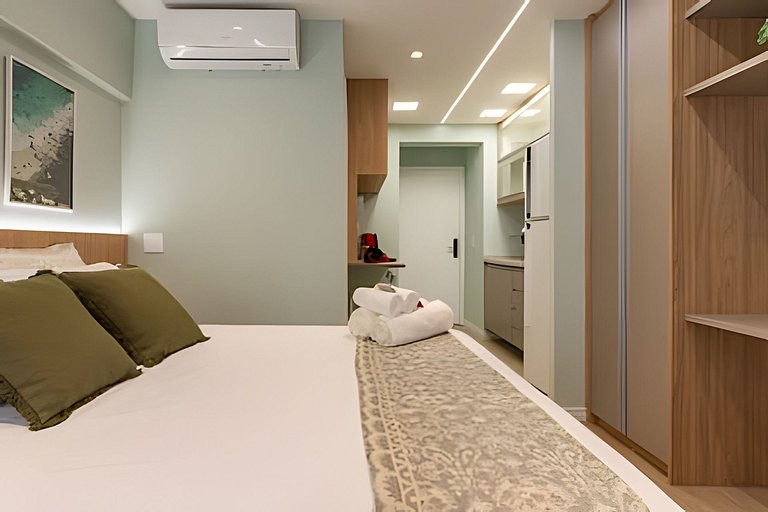 Studio Next to Adolfo Pinheiro Station