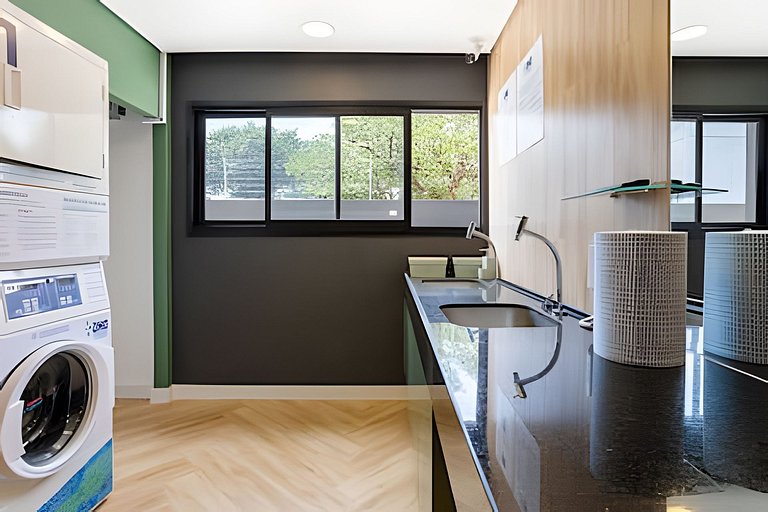 Studio Next to Adolfo Pinheiro Station