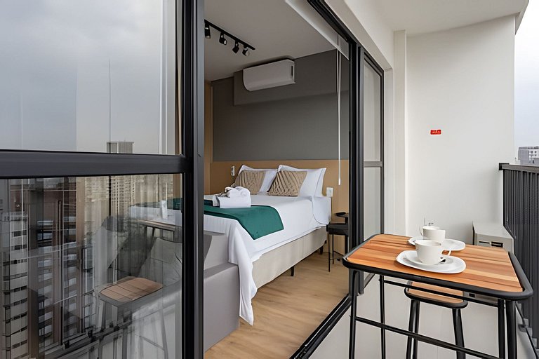 Cama Queen em andar alto próx do Allianz Parque