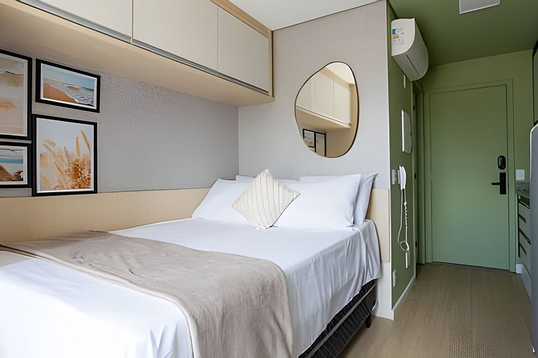 Studio em prédio novo, com Lavanderia e Piscina