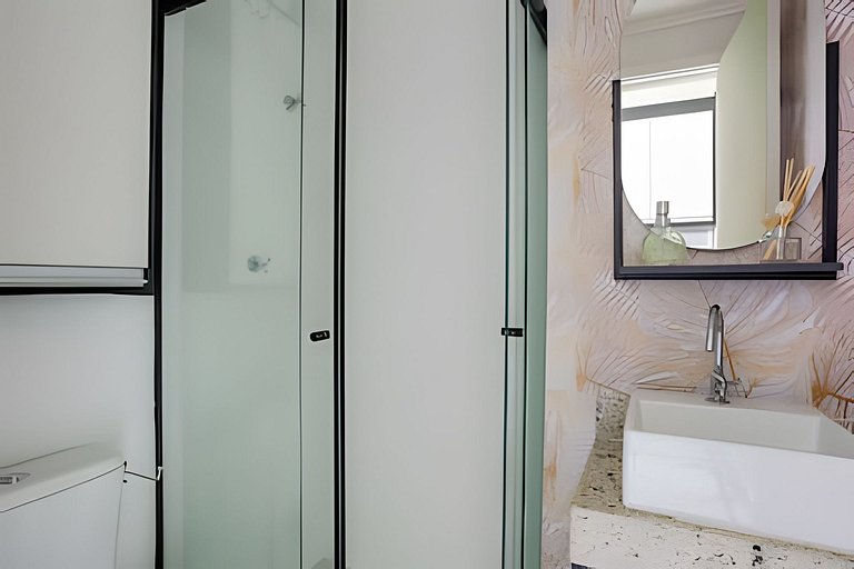 Studio em prédio novo, com Lavanderia e Piscina