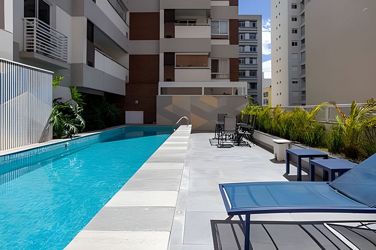Studio em prédio novo, com Lavanderia e Piscina