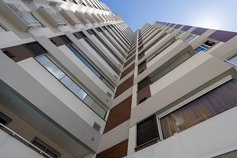 Studio em prédio novo, com Lavanderia e Piscina