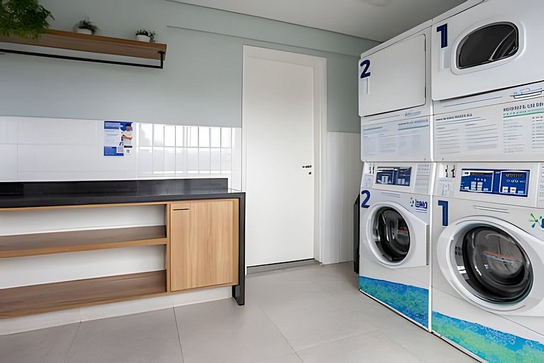 Studio em prédio novo, com Lavanderia e Piscina