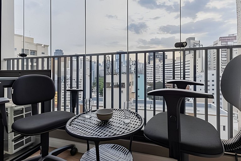 Prédio com Piscina e academia prox da Av. Paulista