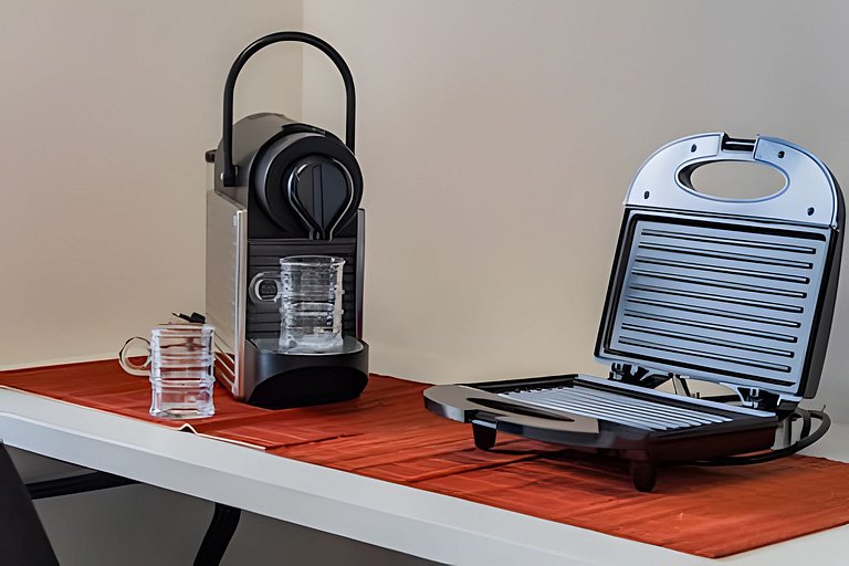 Prédio com Piscina e academia prox da Av. Paulista