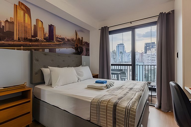 Prédio com Piscina e academia prox da Av. Paulista