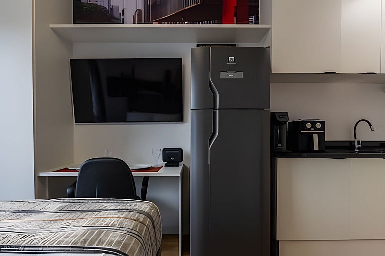 Prédio com Piscina e academia prox da Av. Paulista