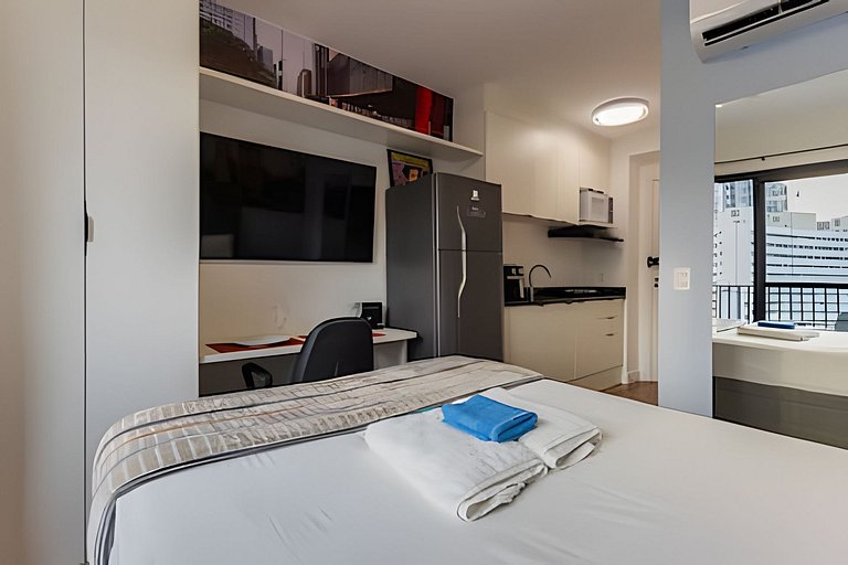 Prédio com Piscina e academia prox da Av. Paulista