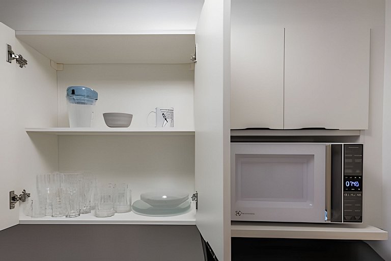 Prédio com Piscina e academia prox da Av. Paulista