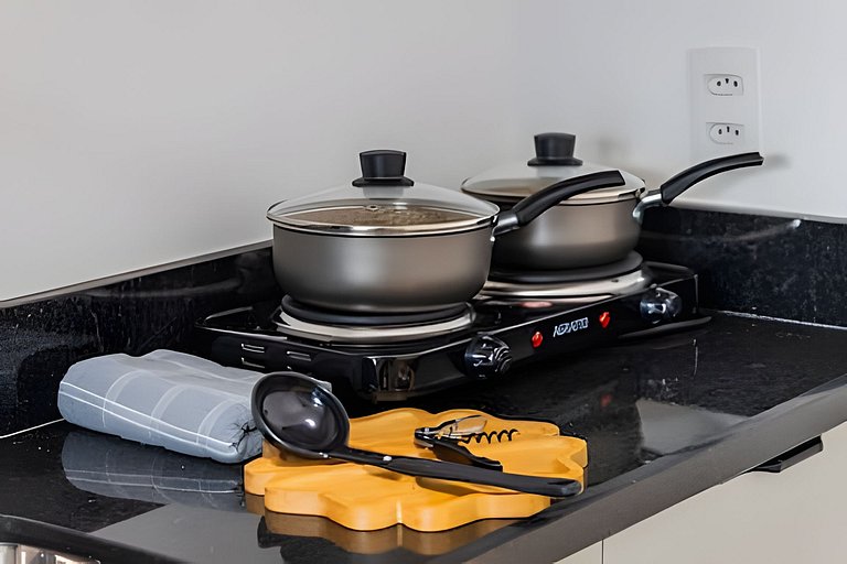 Prédio com Piscina e academia prox da Av. Paulista