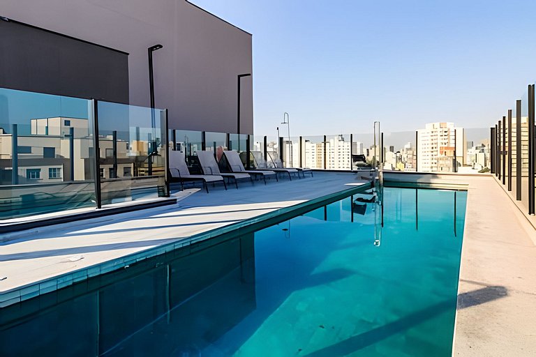 Prédio com Piscina e academia prox da Av. Paulista