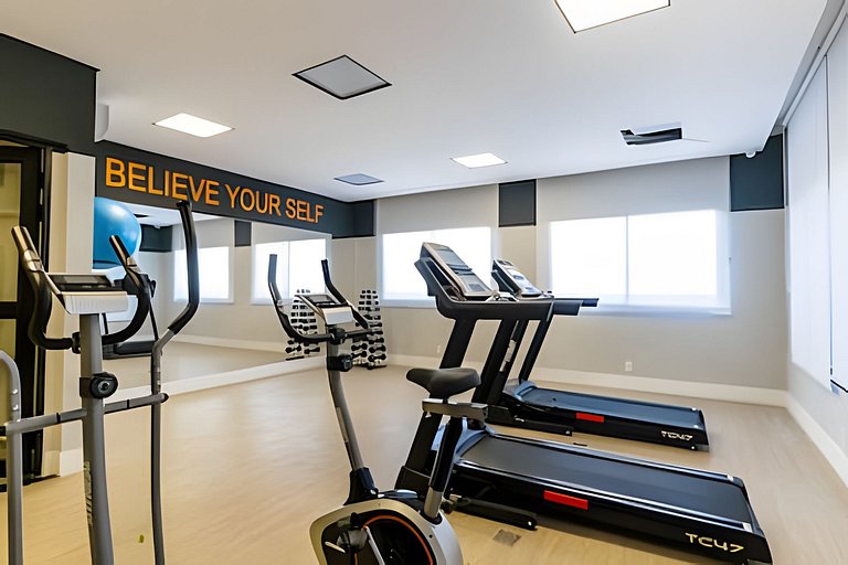 Prédio com Piscina e academia prox da Av. Paulista