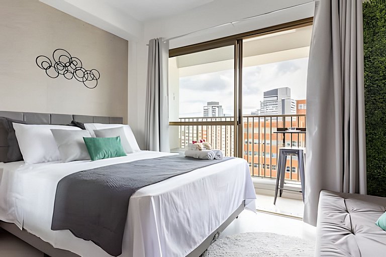 300m do Metrô Paraíso - Av. Paulista e Hospitais