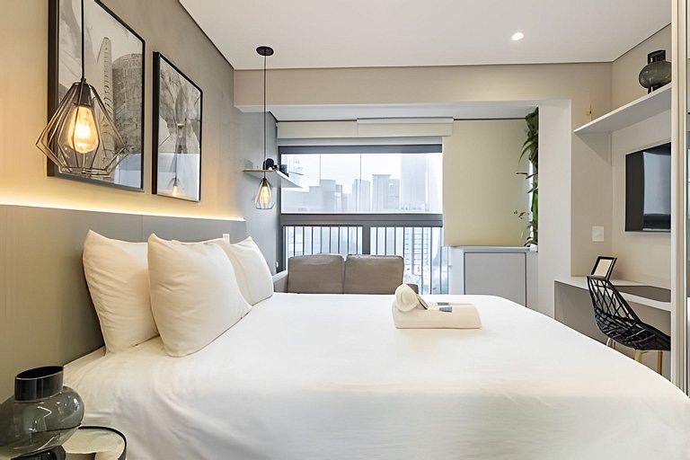 Ao lado do Allianz | Studio p 4 Pessoas