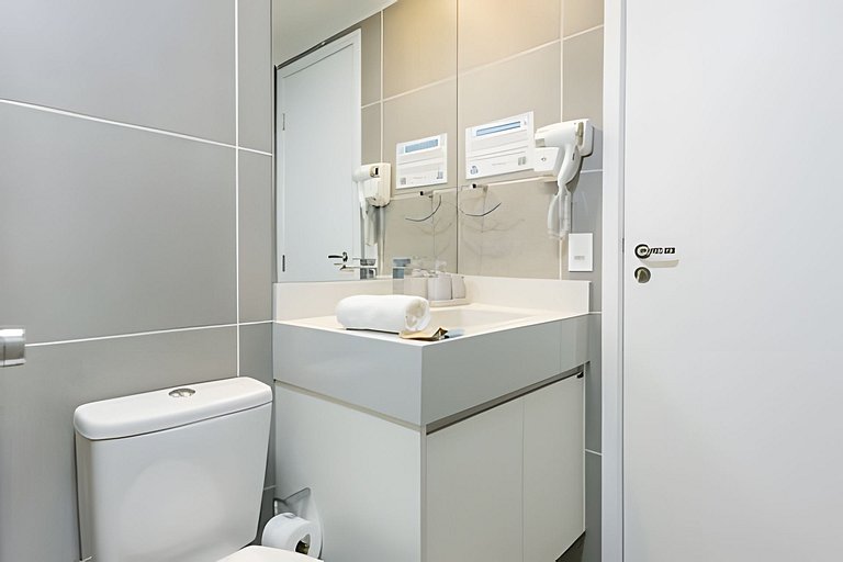 Ao lado do Allianz | Studio p 4 Pessoas