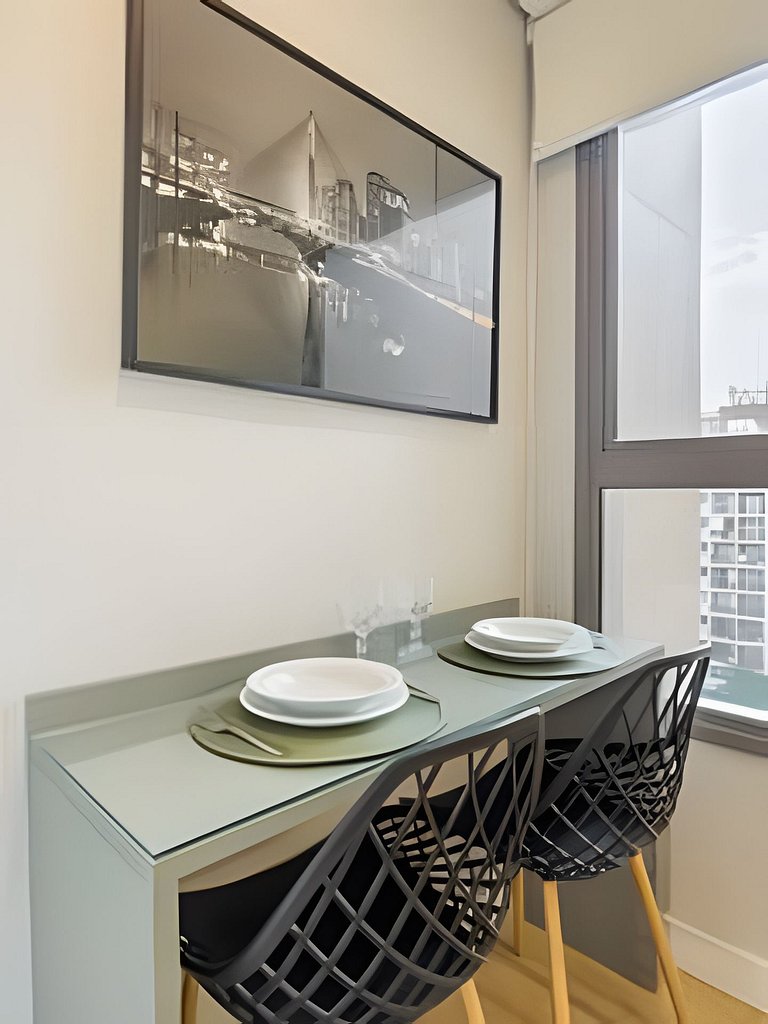 Ao lado do Allianz | Studio p 4 Pessoas