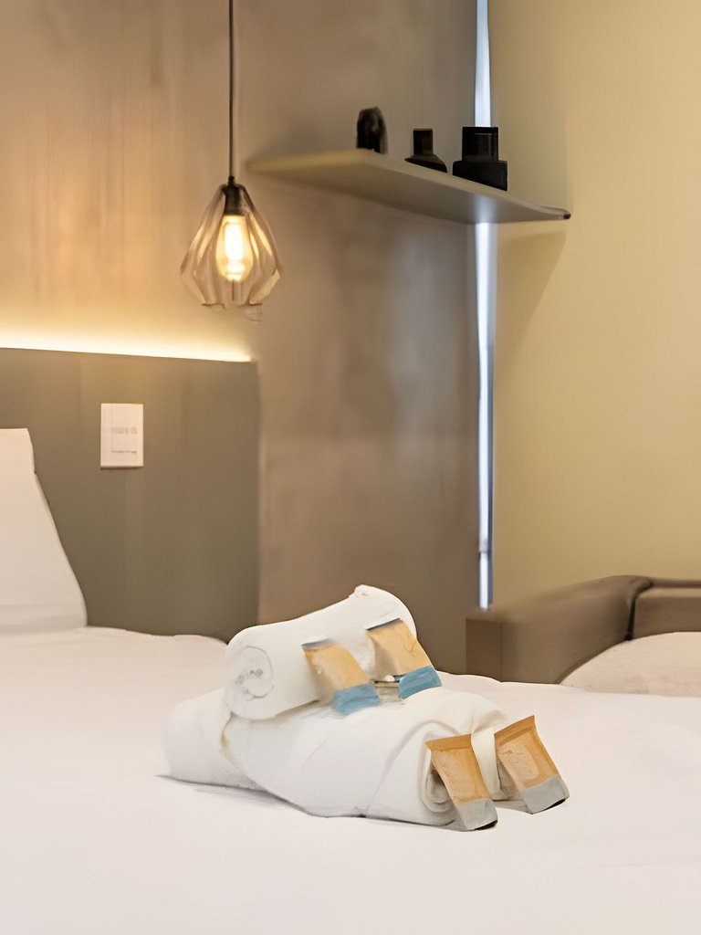 Ao lado do Allianz | Studio p 4 Pessoas