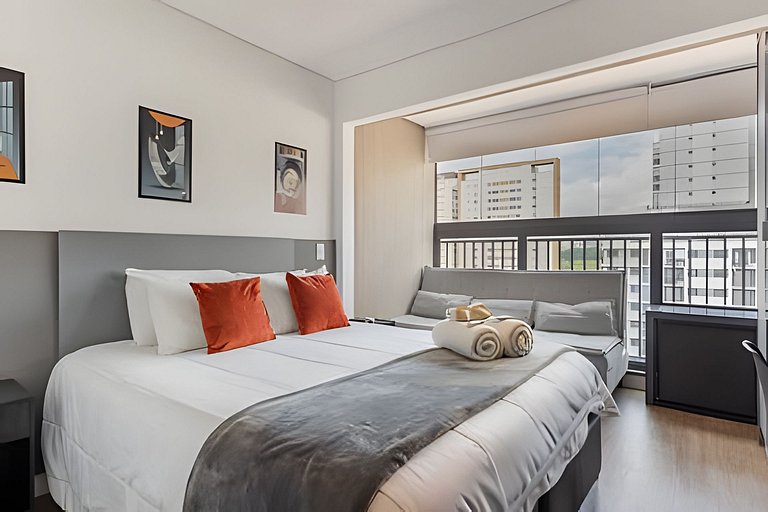 Studio c/ Cama Casal e Sofá-Cama prox do Allianz