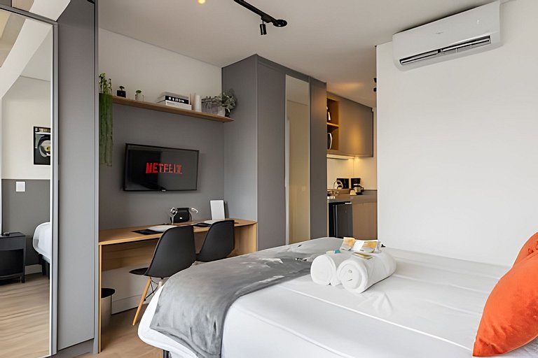 Studio c/ Cama Casal e Sofá-Cama prox do Allianz