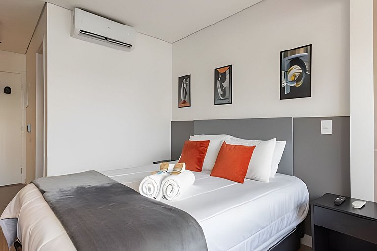 Studio c/ Cama Casal e Sofá-Cama prox do Allianz