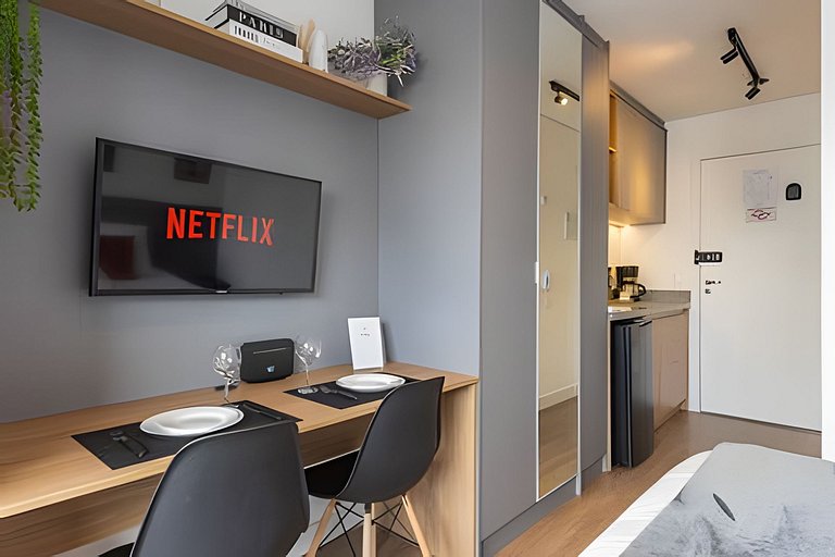 Studio c/ Cama Casal e Sofá-Cama prox do Allianz