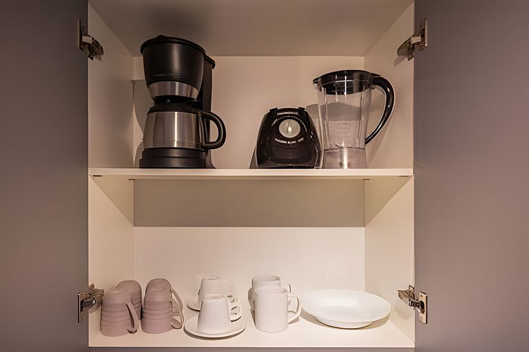 Studio c/ Cama Casal e Sofá-Cama prox do Allianz