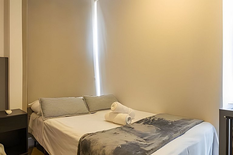 Studio c/ Cama Casal e Sofá-Cama prox do Allianz