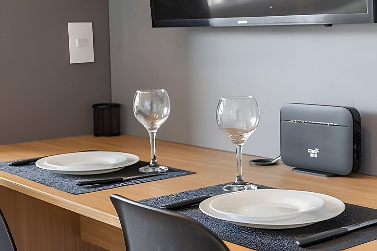 Studio c/ Cama Casal e Sofá-Cama prox do Allianz