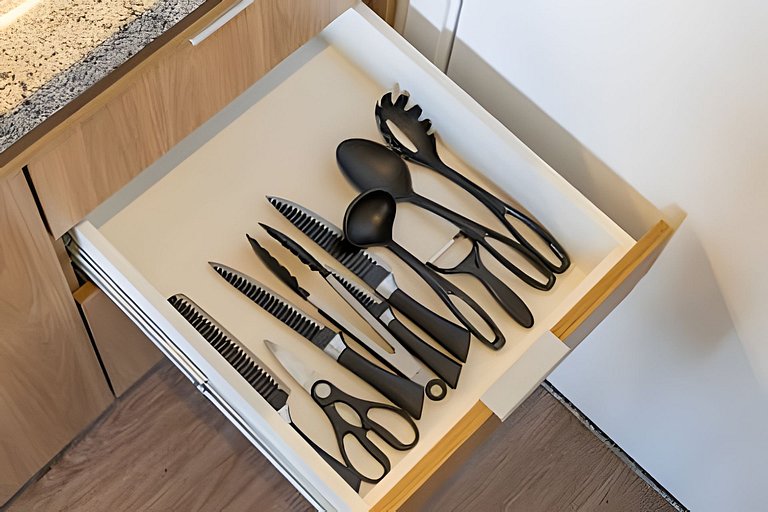 Studio c/ Cama Casal e Sofá-Cama prox do Allianz