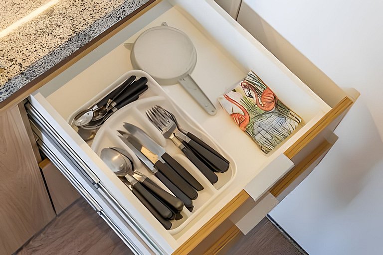 Studio c/ Cama Casal e Sofá-Cama prox do Allianz