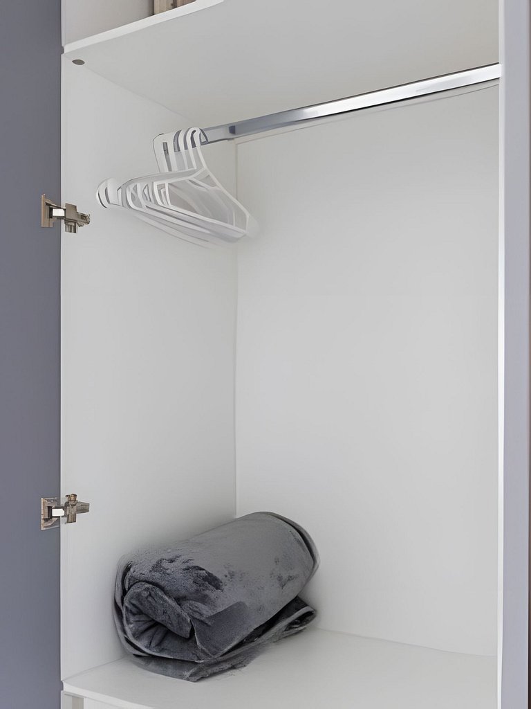 Studio c/ Cama Casal e Sofá-Cama prox do Allianz