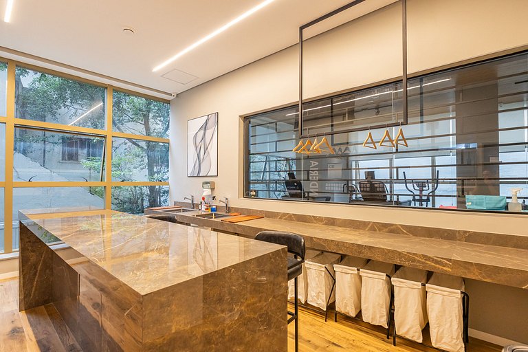 300m do Metrô Paraíso - Av. Paulista e Hospitais