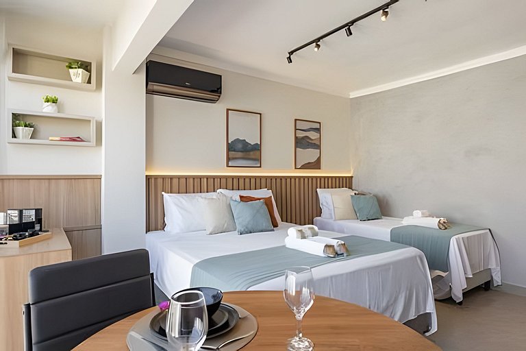 Ao lado do Allianz | Cama casal + 2 solteiros