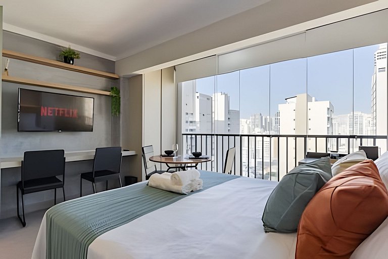 Ao lado do Allianz | Cama casal + 2 solteiros