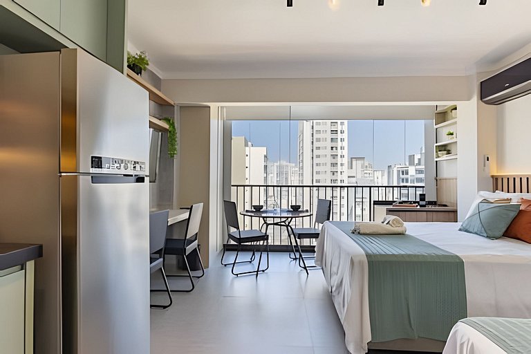 Ao lado do Allianz | Cama casal + 2 solteiros