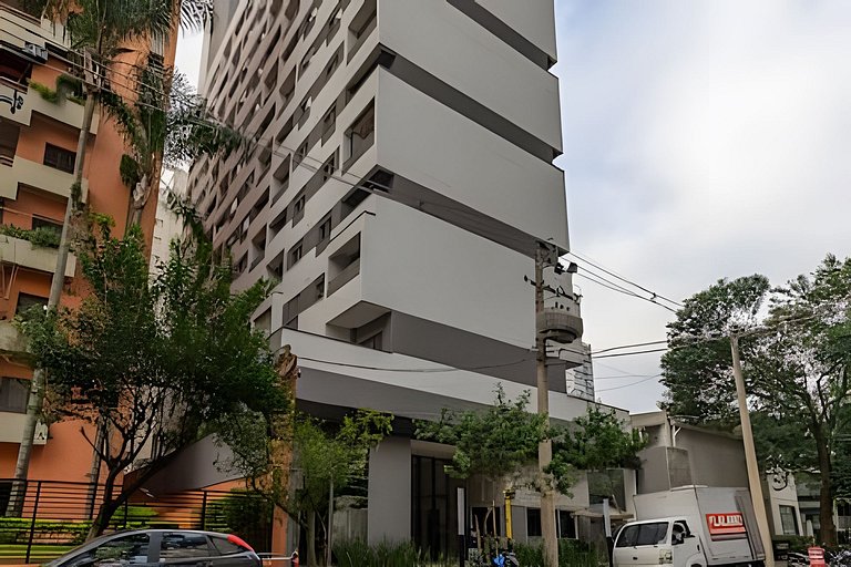 Apto p/ 4 entre Itaim e Ibirapuera